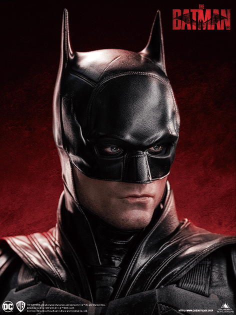 The Dark Knight 1:3 Scale Batman - Queen Studios (Official)