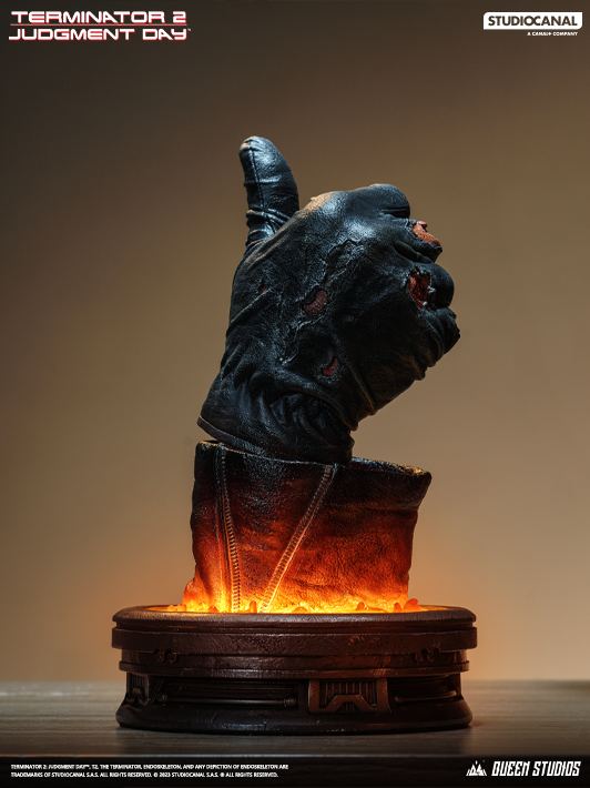 Terminator 2: T-800 Battle Damaged (Mechanical) Life-Size Bust