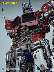 Sculpture of Optimus Prime from Queen Studios, perfect for fans of Transformers.