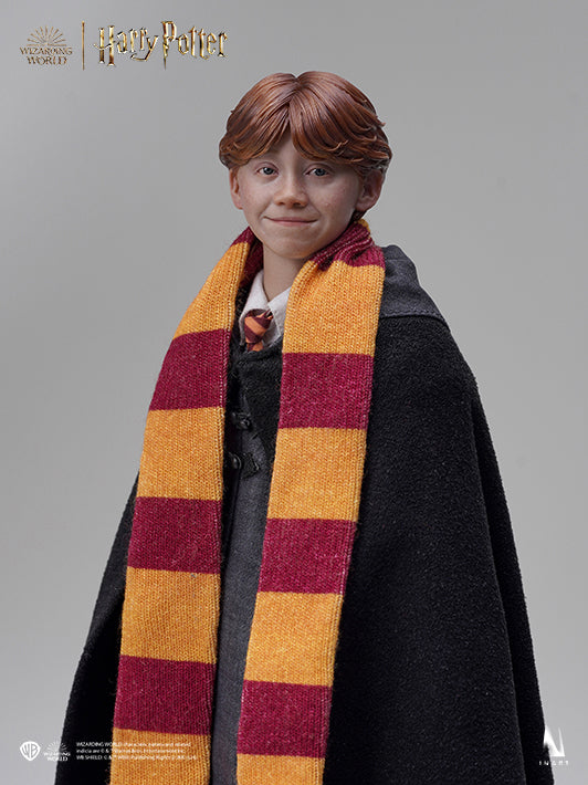 Ron Weasley 1/6 Scale Figure- wearing scarf