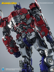 Optimus Prime Human-Size Statue by Queen Studios, a stunning addition to any display.