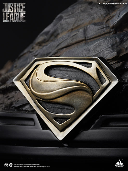 Superman (Black Suit) 1/3 Scale Statue