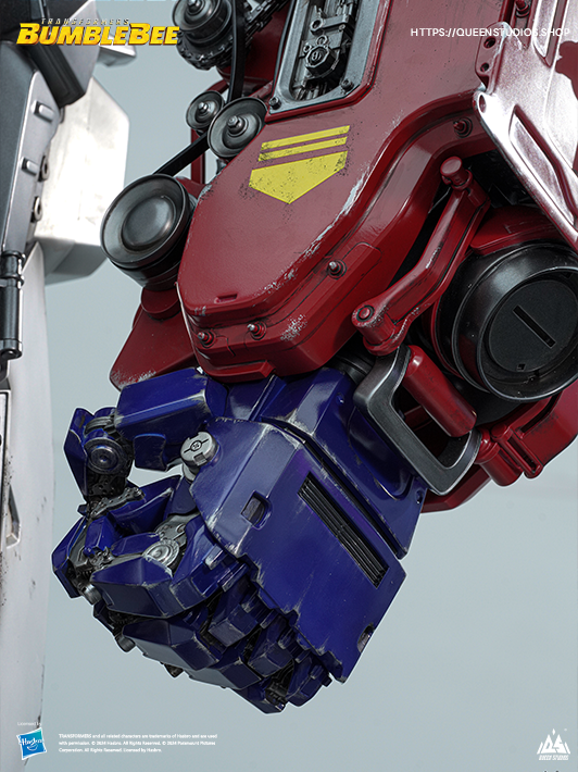Optimus Prime Human-Size Statue by Queen Studios, designed for Transformers enthusiasts.