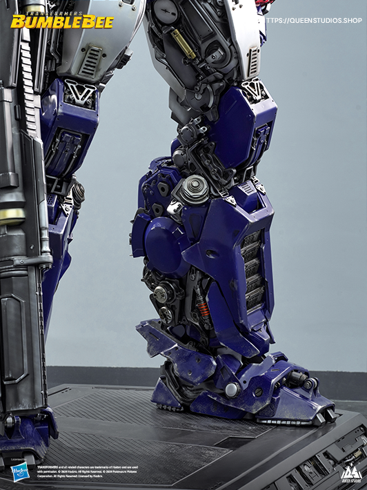 Queen Studios' tribute to Optimus Prime, featuring lifelike proportions and craftsmanship.