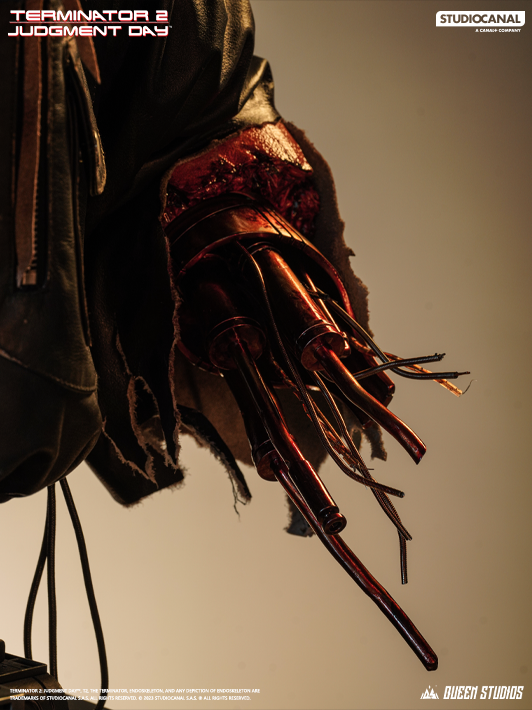 Terminator 2: T-800 Battle Damaged (Mechanical) Life-Size Bust