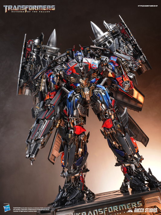 Detailed sculpt of Jetpower Optimus Prime statue by Queen Studios