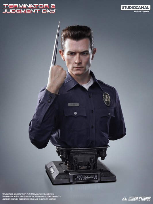 Queen Studios Terminator T-1000 1 1 Bust with elongated finger transformed into sharp spike weapon