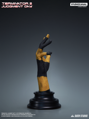 Queen Studios Terminator T-1000 Life-Size Bust hand close-up