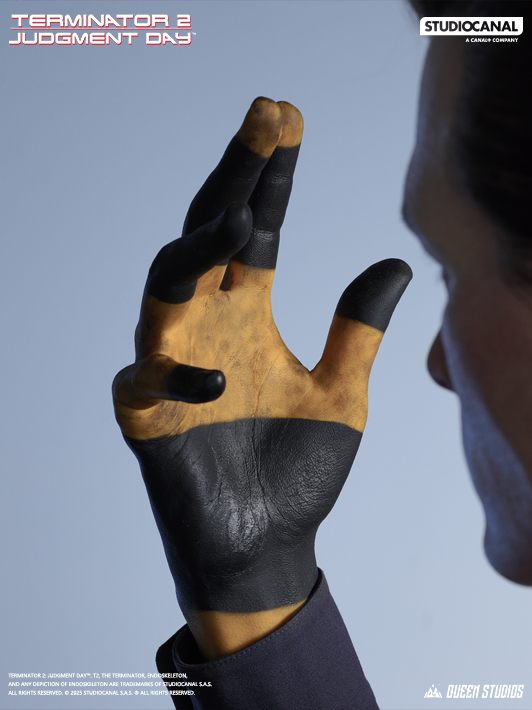 Queen Studios Terminator T-1000 Life-Size Bust hand sculpture close-up
