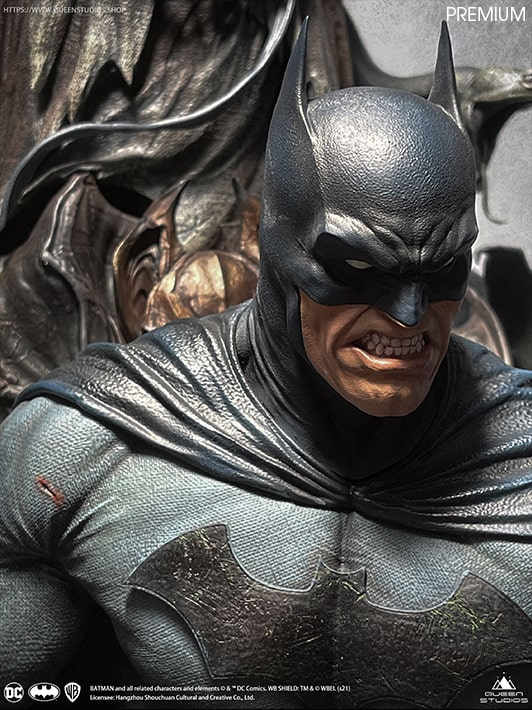 Batman Statue by Queen Studios DC Comics