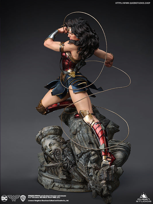 Comics Wonder Woman Statue Queen Studios