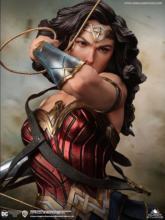 Licensed Wonder Woman Statue