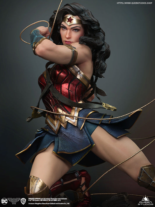 Wonder Woman Classic DC Comic Statue