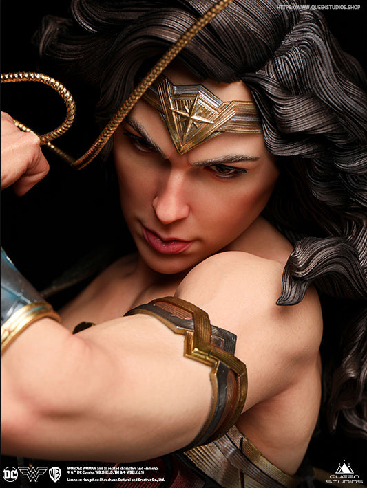 DC Comics Wonder Woman Statue - Queen Studios (Official)