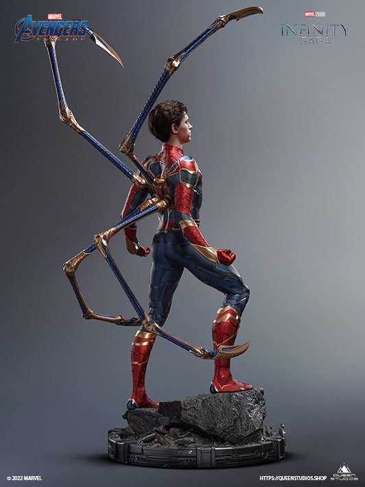 iron_spider_man_1_2_statue